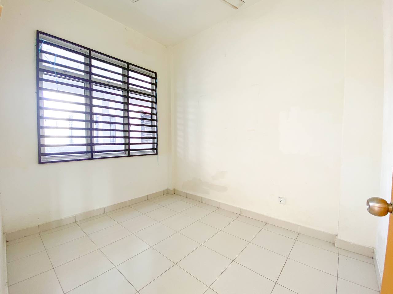 Dahlia Court Salak Tinggi - photo 9