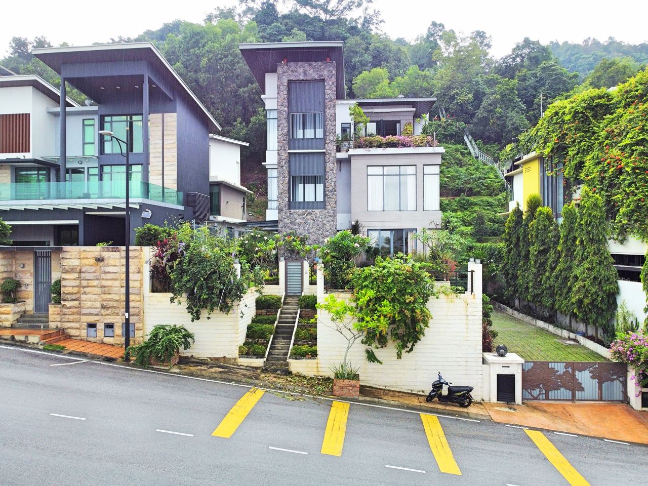 Bungalow Alam Damai Cheras - photo 3