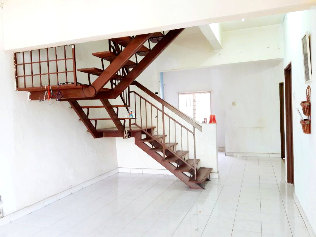 DOUBLE STOREY TERRACE HOUSE BANGI - photo 2