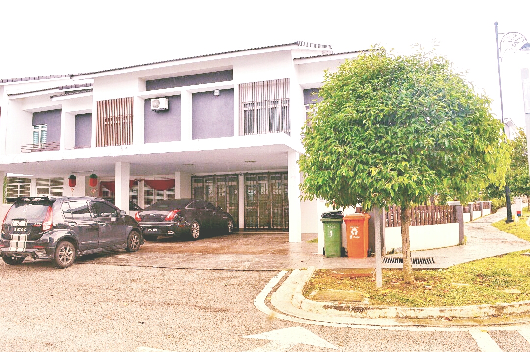 Corner Double Storey Link The Pines PRESINT 11 - photo 1