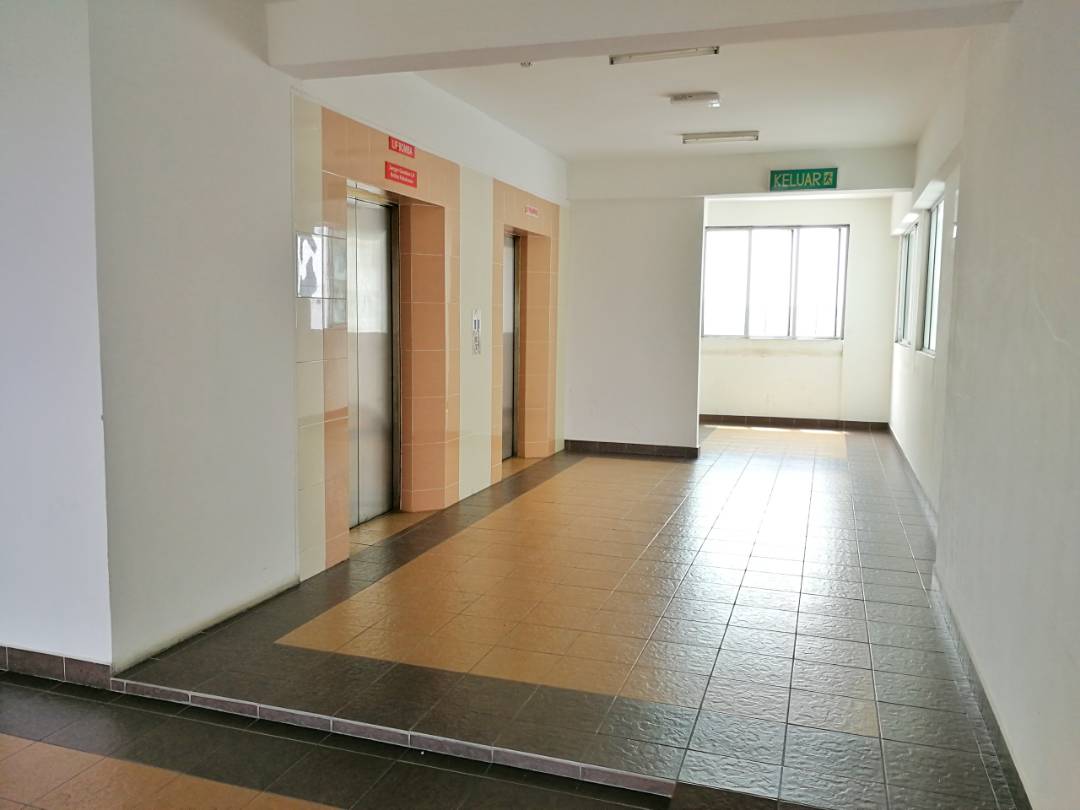 CORNER UNIT Pangsapuri Anggun Seksyen 4 Bangi - photo 10