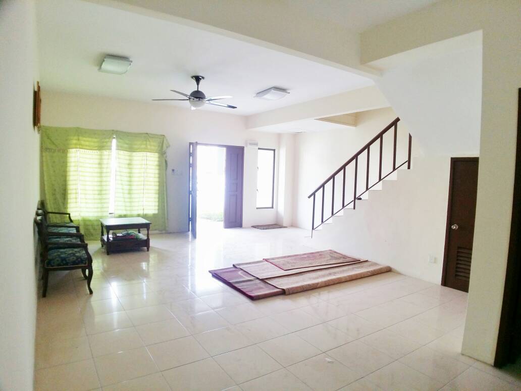 Double Storey Terrace House at Saujana Rawang - photo 3
