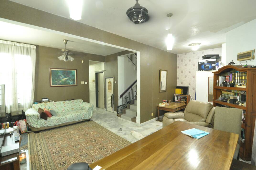 Double Storey Terrace House in BK4 Bandar Kinrara - photo 2