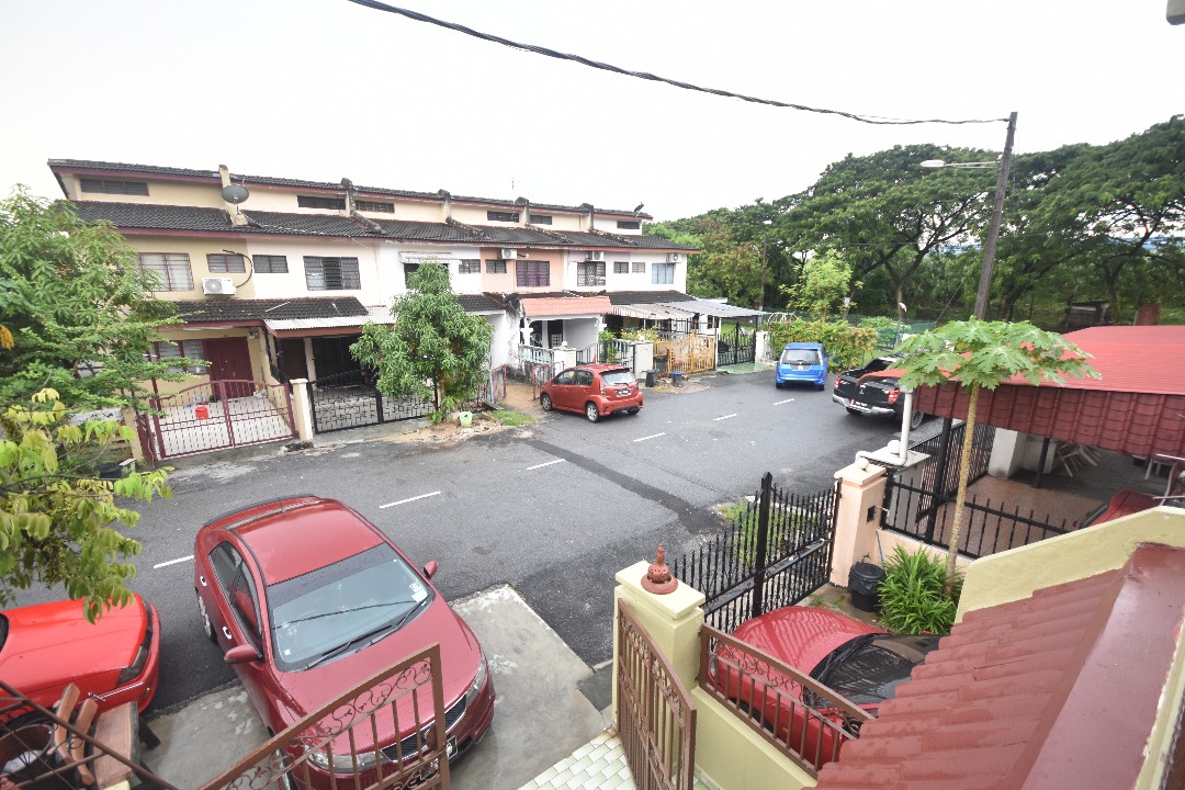 Double Storey House at Taman Sri Muda Seksyen 25