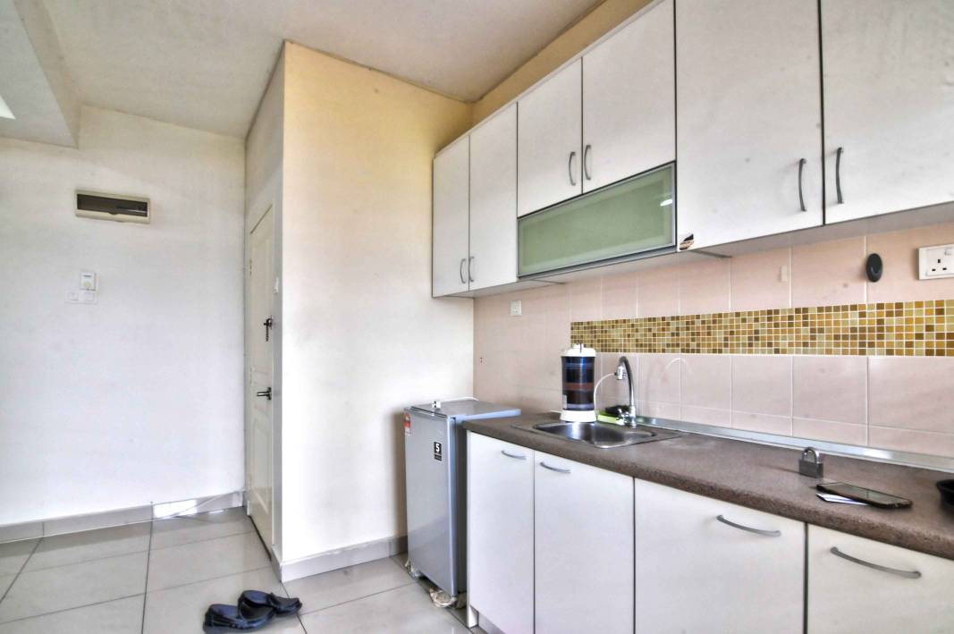 NEAR LRT RESIDENSI PUTRA SURIA APARTMENT - photo 3