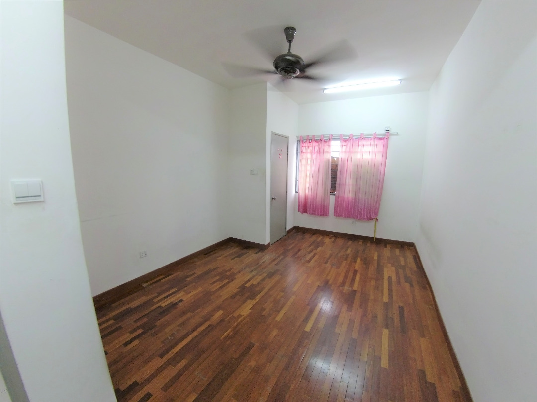 TWO AND HALF STOREY SERI WIRANI BANGI - photo 6