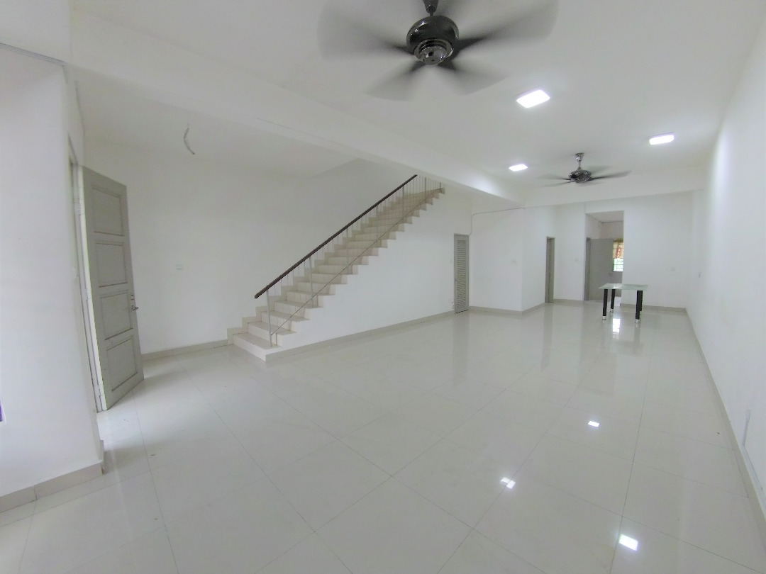 TWO AND HALF STOREY SERI WIRANI BANGI - photo 2