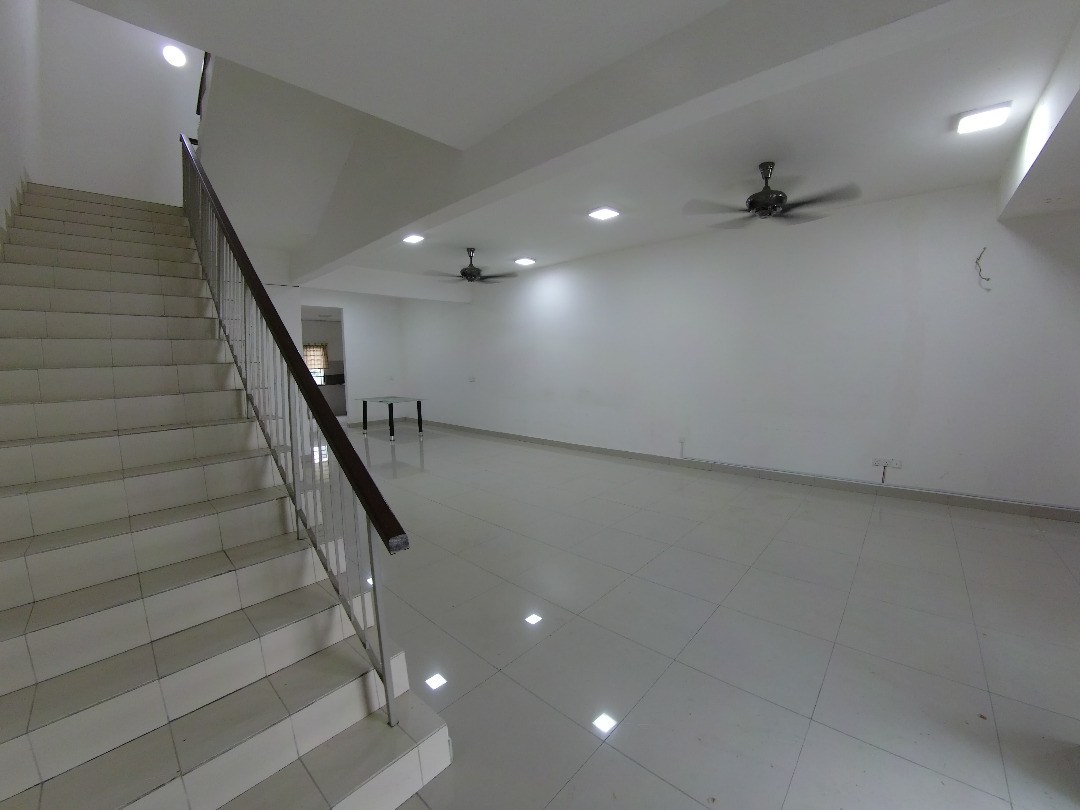 TWO AND HALF STOREY SERI WIRANI BANGI - photo 4