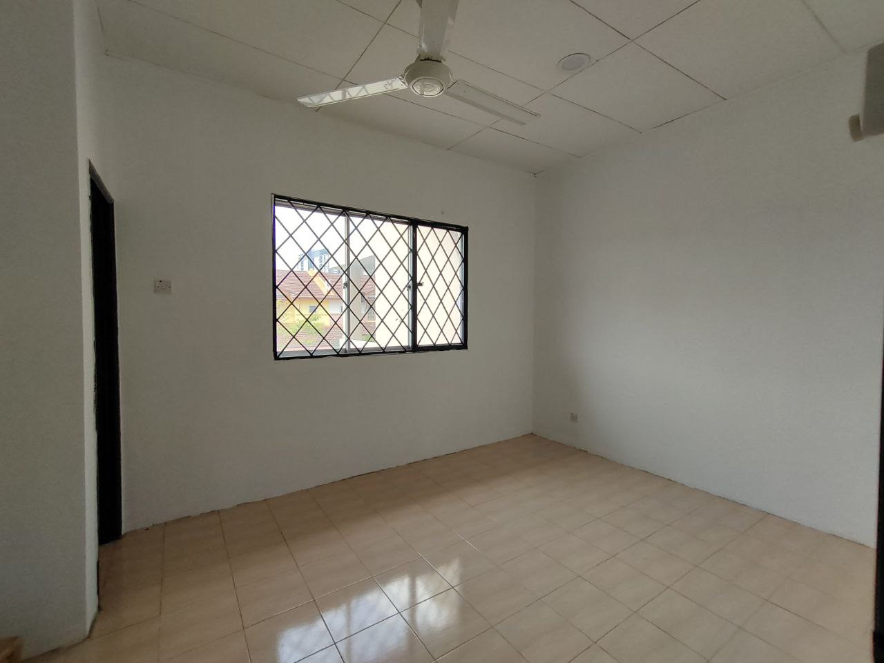 Double Storey Terrace House Bandar Saujana Putra - photo 3