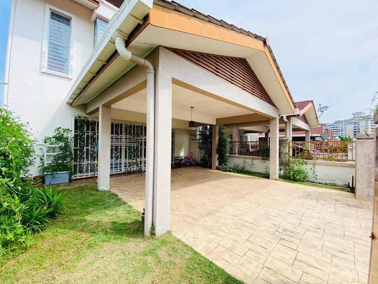 End Lot Double Storey Bandar Seri Putra, Bangi - photo 2