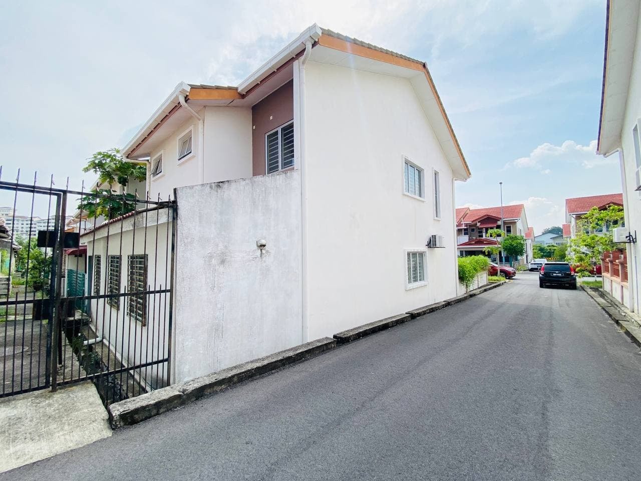 End Lot Double Storey Bandar Seri Putra, Bangi - photo 3