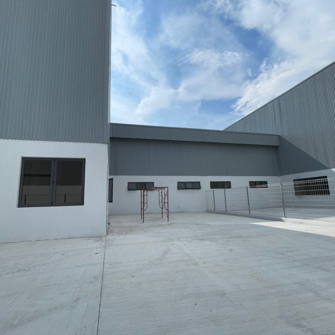 Semi-D Factory Centr ...