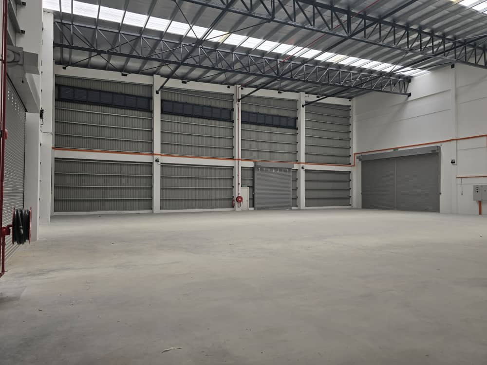 2610 4827 Factory Elmina Business Park by Emily - photo 3