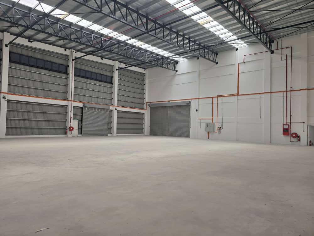 2610 4827 Factory Elmina Business Park by Emily - photo 4