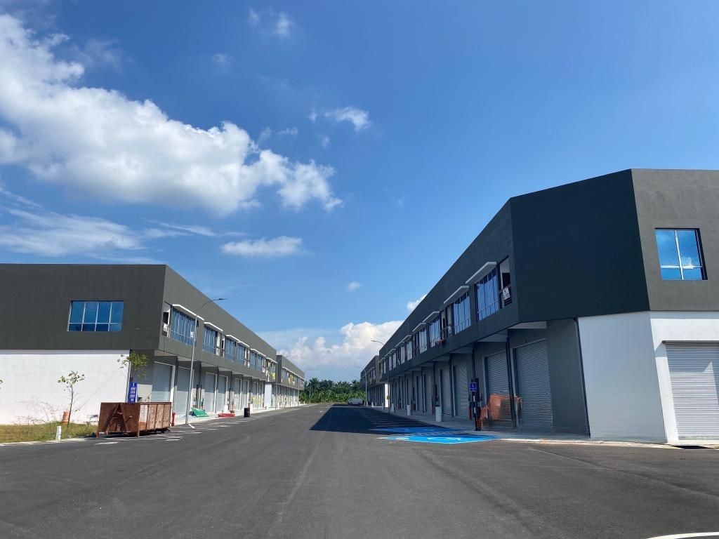 Link Factory Telok Panglima Garang by Emily - photo 1