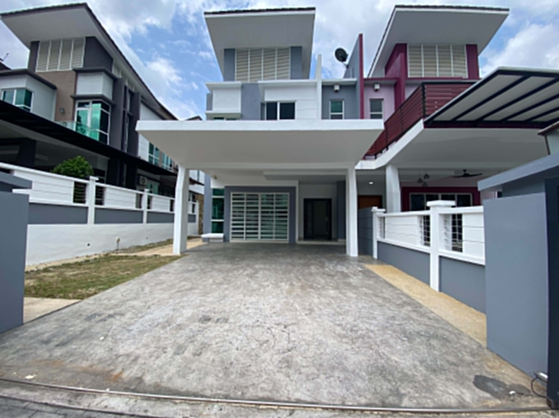 Semi D House Greenhill Residence U10 by Emily