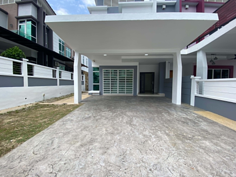 Semi D House Greenhill Residence U10 by Emily - photo 2