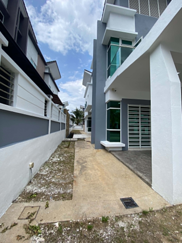 Semi D House Greenhill Residence U10 by Emily - photo 3