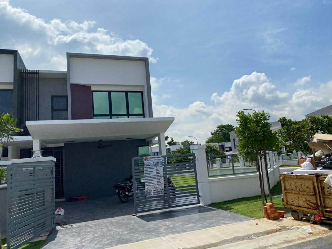 2602 Corner House Dahlia Cahaya Alam by Emily - photo 1