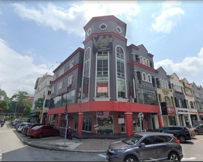 2603 4139 Corner Shop Sunway Giza KD by Emily