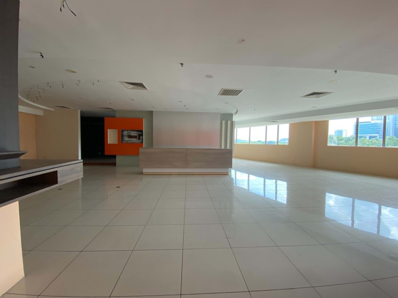 2605 Office IDCC Seksyen 15 by Emily