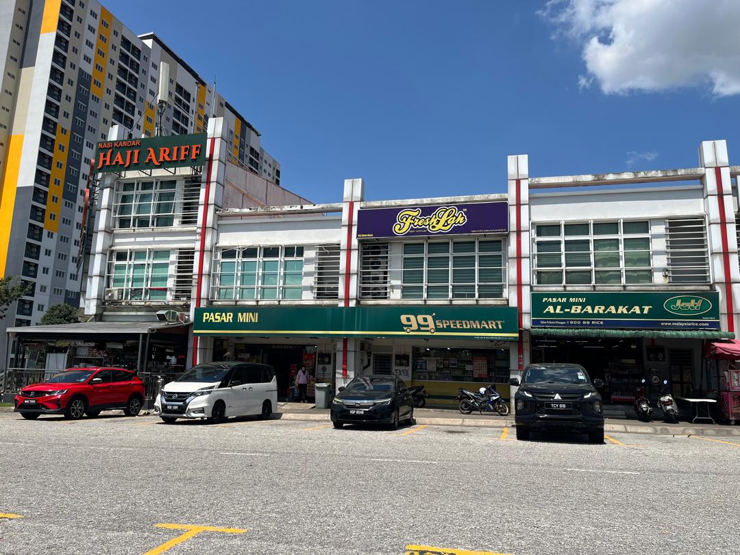 2606 4320 Floor Shop Cahaya Alam by Emily