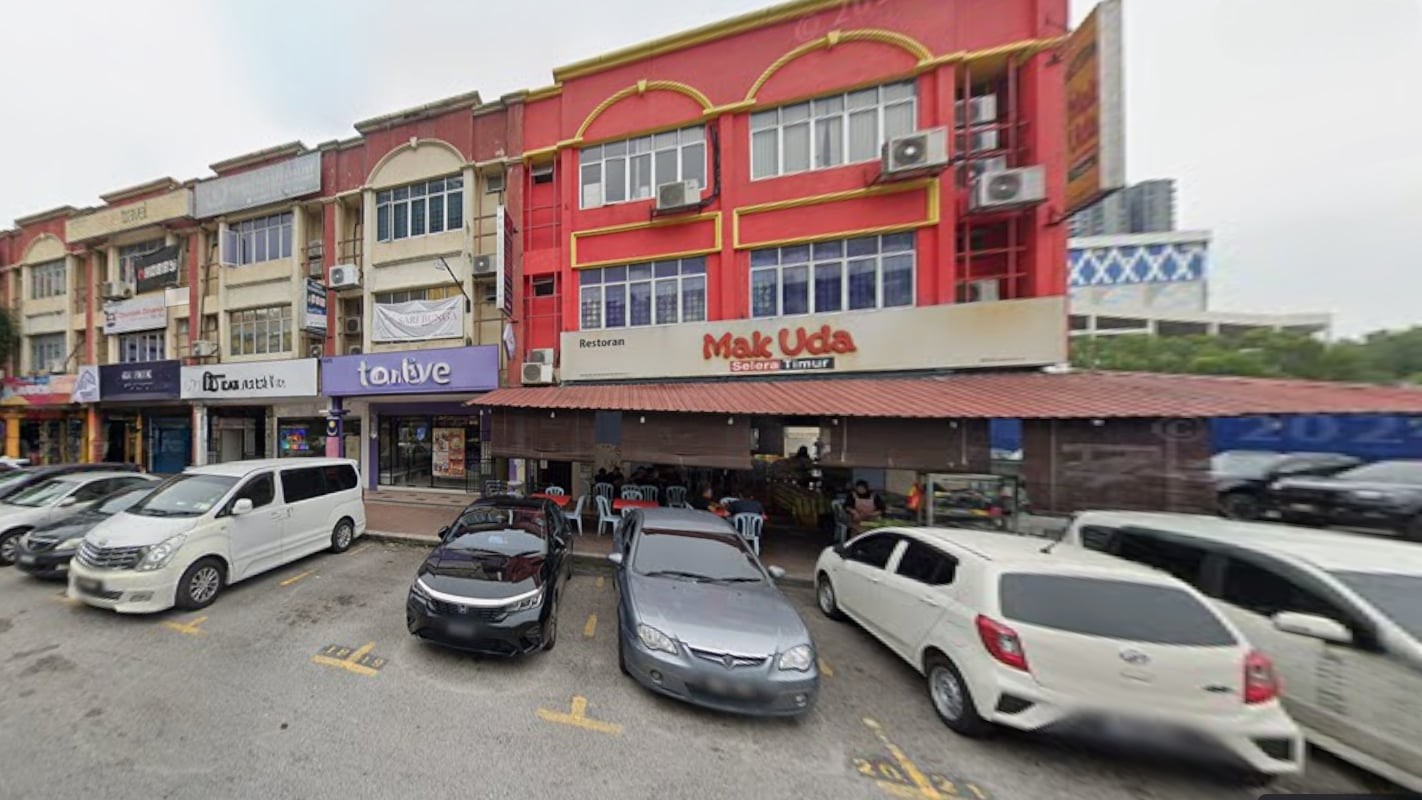 2608 4652 Office Seksyen 13 by Emily - photo 4
