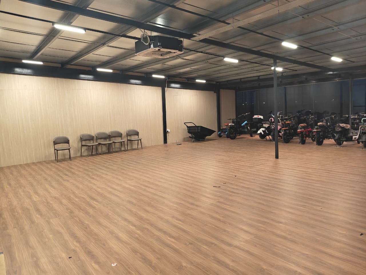 2610 4826 Factory Elmina Business Park by Emily - photo 2