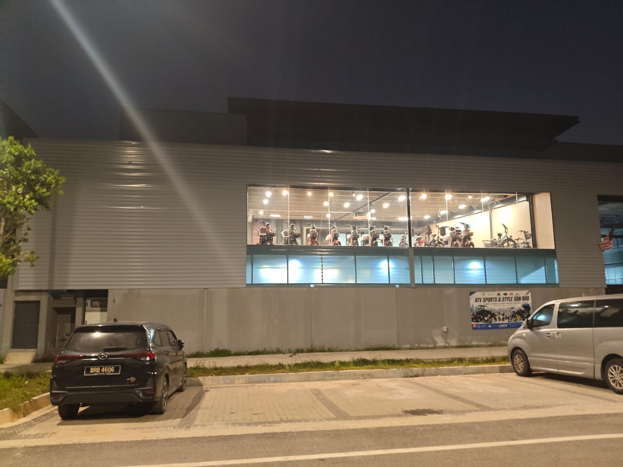 2610 4826 Factory Elmina Business Park by Emily - photo 5