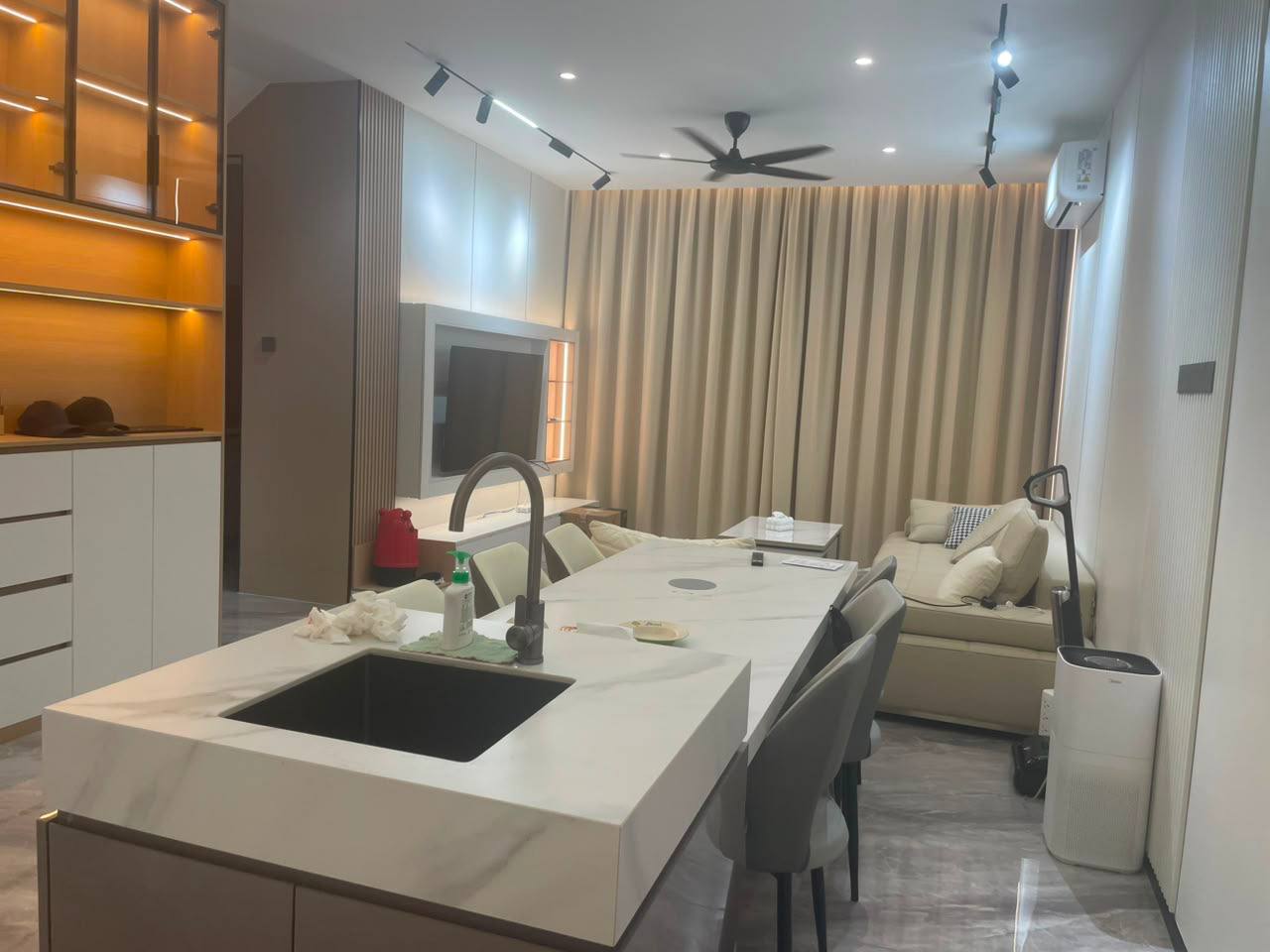 2610 Arahsia House Tropicana Aman by Emily