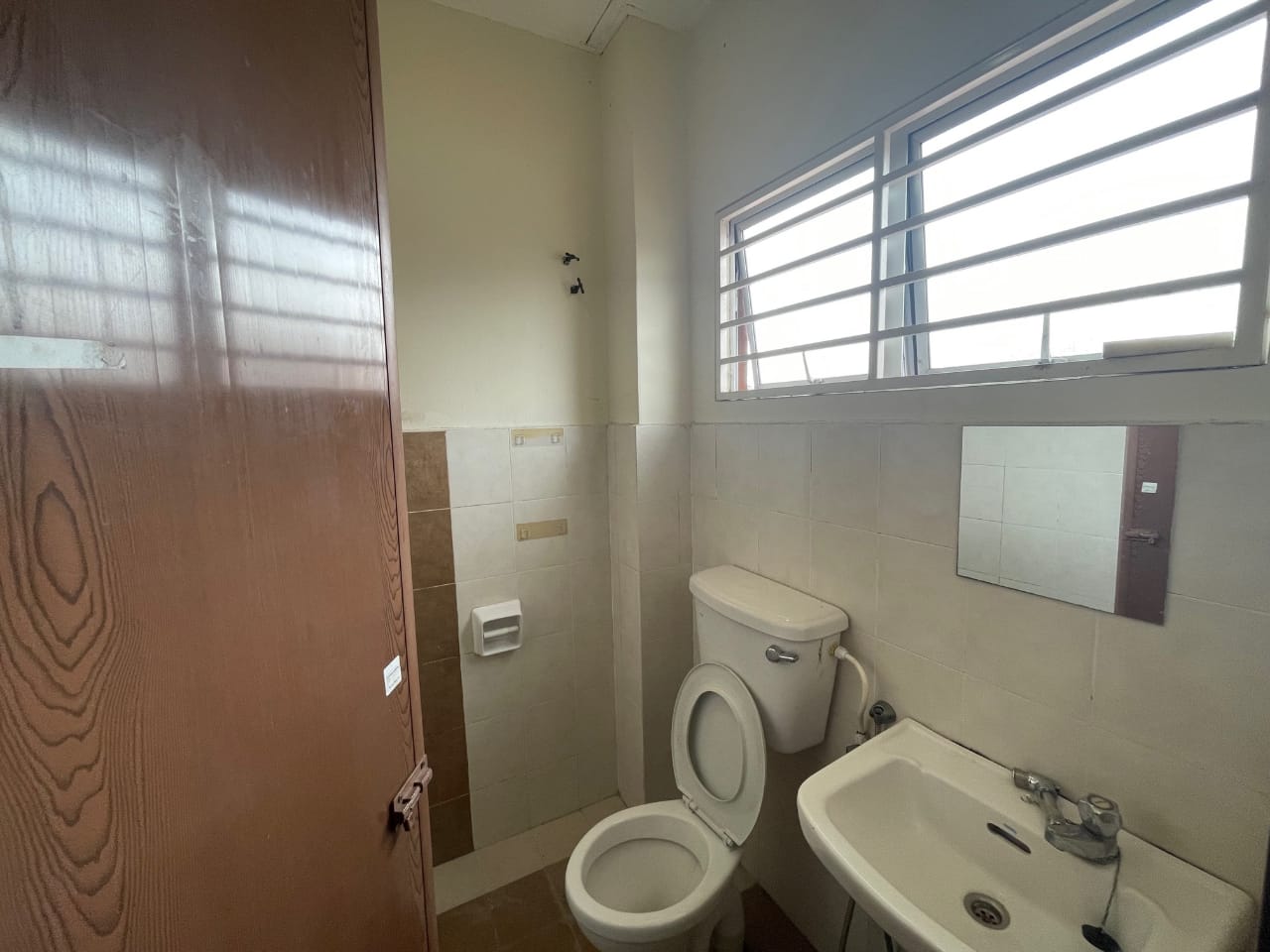 GD FR INVESTMENT,TOWNHOUSE SAUJANA UTAMA - photo 5