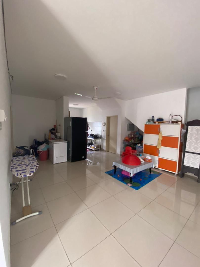 SPACIOUS ONE  HALF STOREY SERI SERDANG KAPAR - photo 5