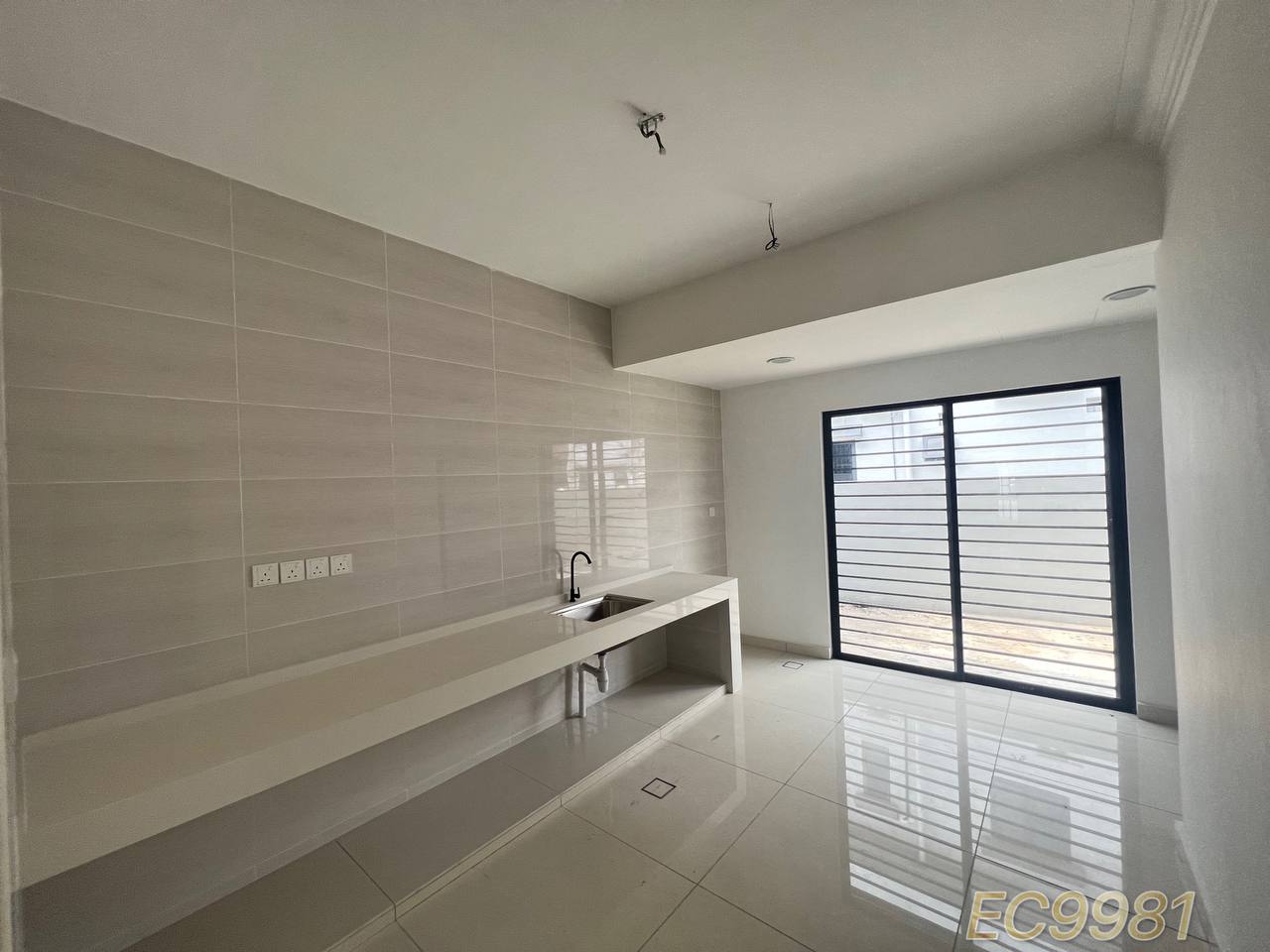 Bandar Botanic 22X75 Renovated - photo 3