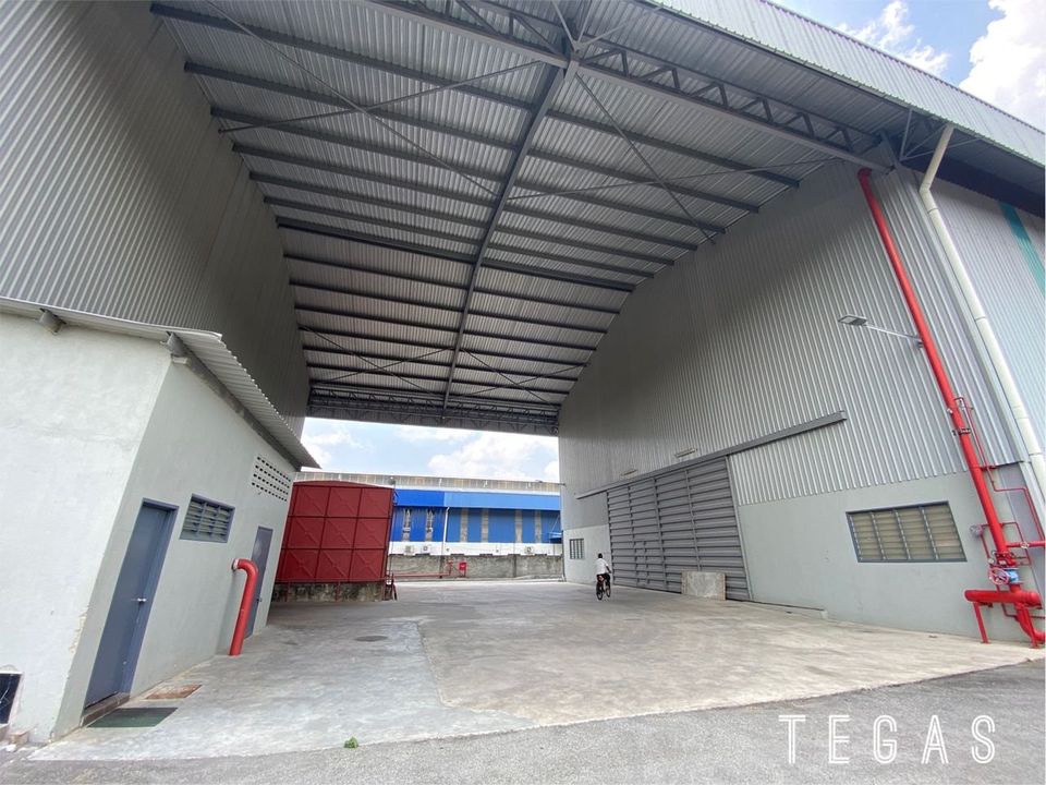 Meru Warehouse Factory Facing Main Road - photo 3