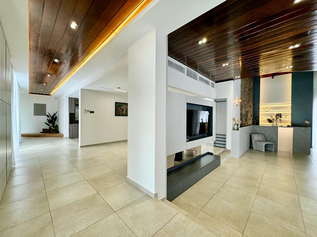 2 STY BUNGALOW NEWLY REFURBISHED at HILLSIDE - photo 5