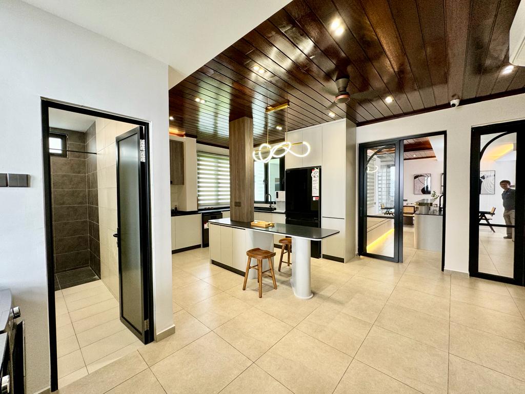 2 STY BUNGALOW NEWLY REFURBISHED at HILLSIDE - photo 8