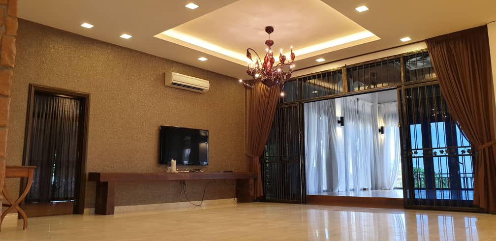 PEARL HILL BUNGALOW 12800SQFT WELL MAINTAINED - photo 5