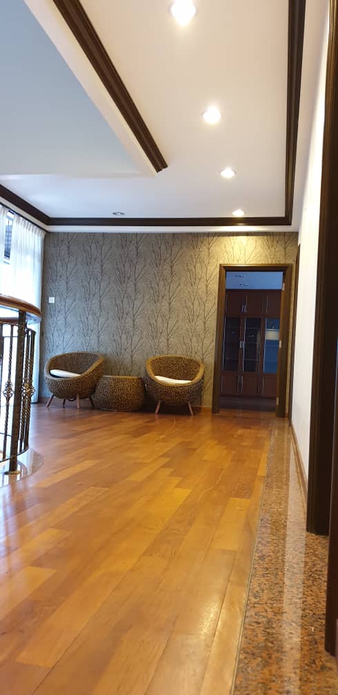 PEARL HILL BUNGALOW 12800SQFT WELL MAINTAINED - photo 6
