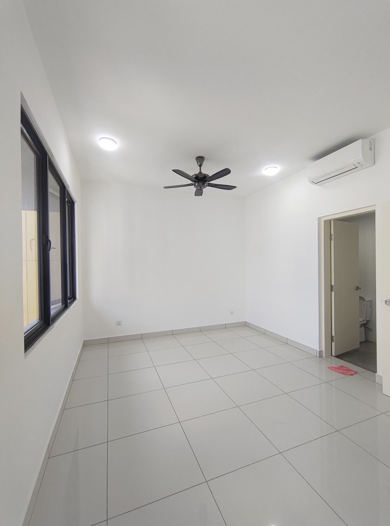 PARC 3 Partial Furnished 3R2B For Rent, Cheras - photo 5