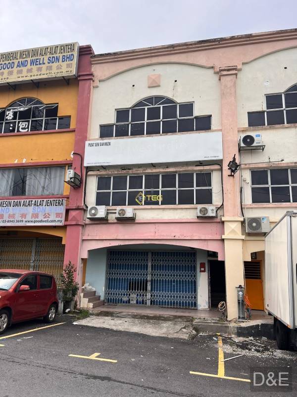 Eric Seri Kembangan  ...