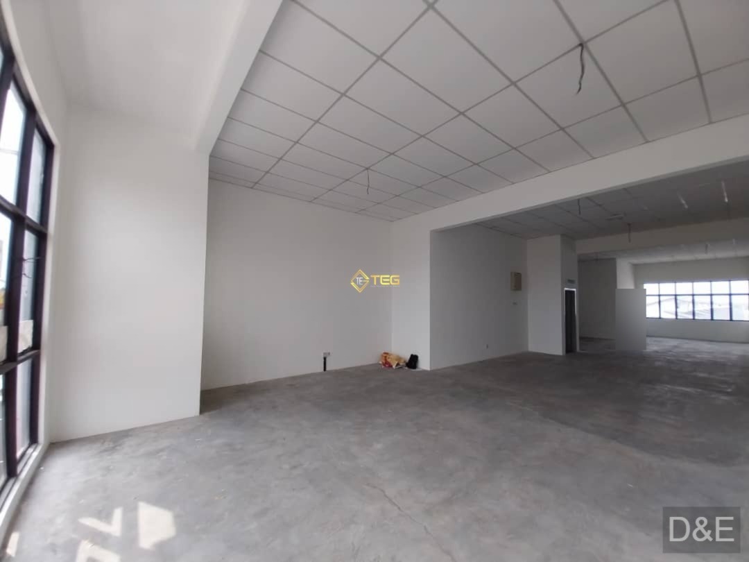 Eric Bandar Putera 1st Floor Shop Office face main - photo 2