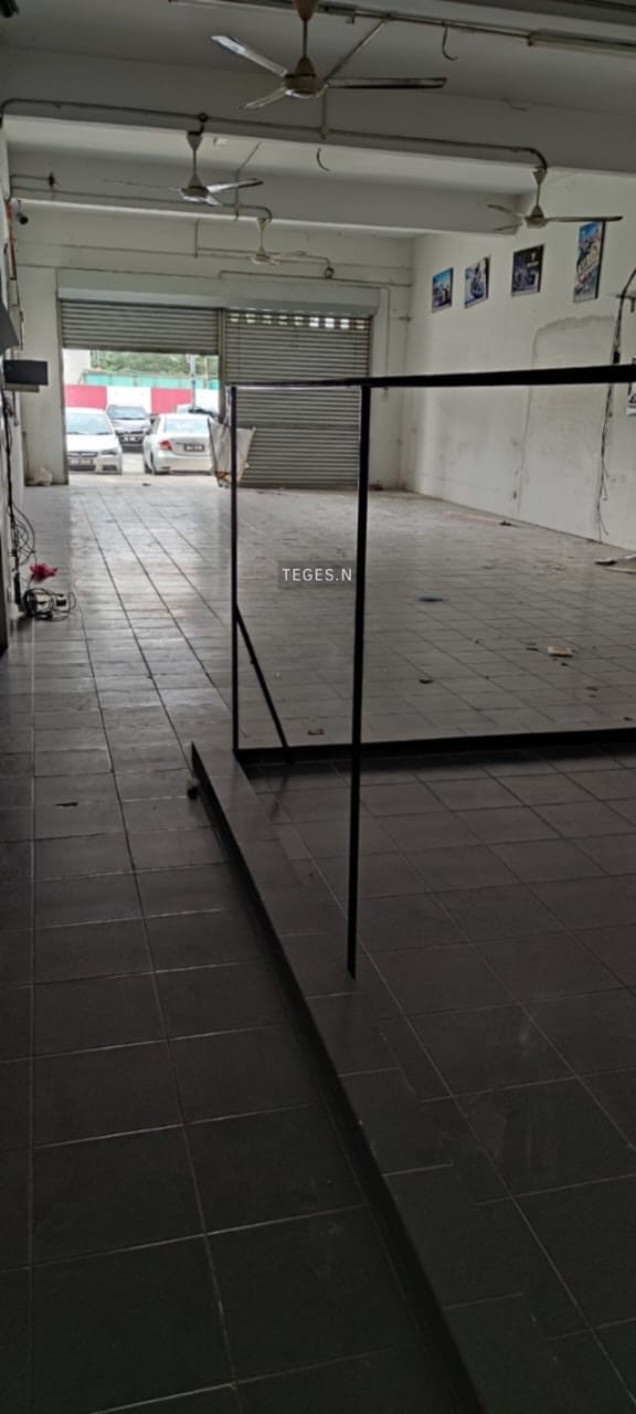 N 3sty Shoplot Perniagaan Bukit Raja Seksyen 7 - photo 7