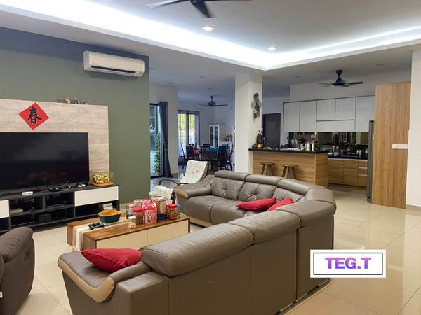 T 3Sty Corner Lot Se ...