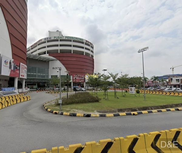 Eric GM Klang WholesaleCity Shoplot Freehold 226sf - photo 3