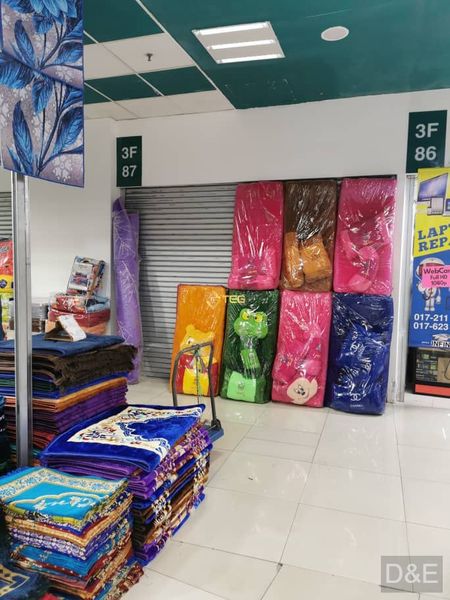 Eric GM Klang WholesaleCity Botanic Retail lot - photo 3
