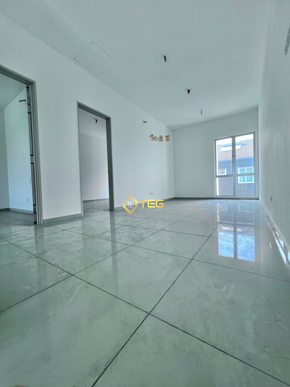 Eric Botanic Basic 3sty House Facing Lake GnG - photo 8