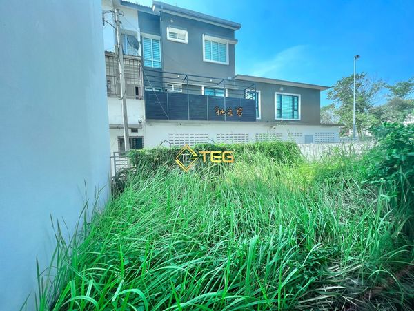 Eric Botanic Basic 3sty House Facing Lake GnG - photo 12