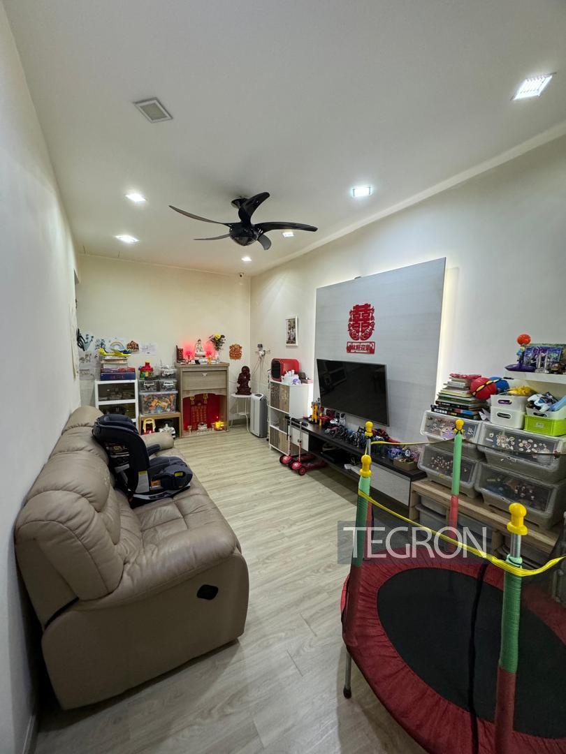 RON Jalan Makyong 1sty House Renovated Extended - photo 8