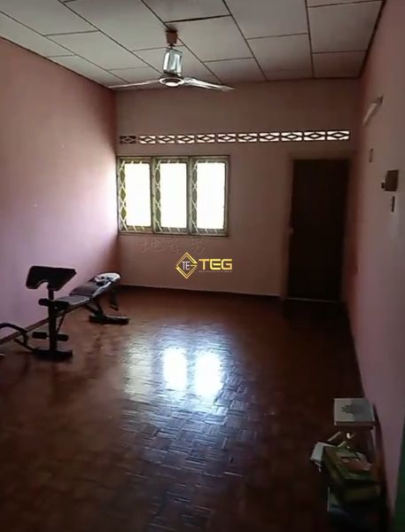 Eric Tepi Sungai Klang 2sty House Tenanted NonBumi - photo 3