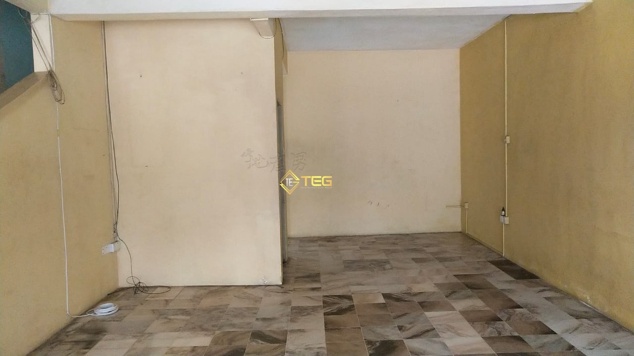 Eric Kampung Batu Belah 2 n Half Sty House NonBumi - photo 2